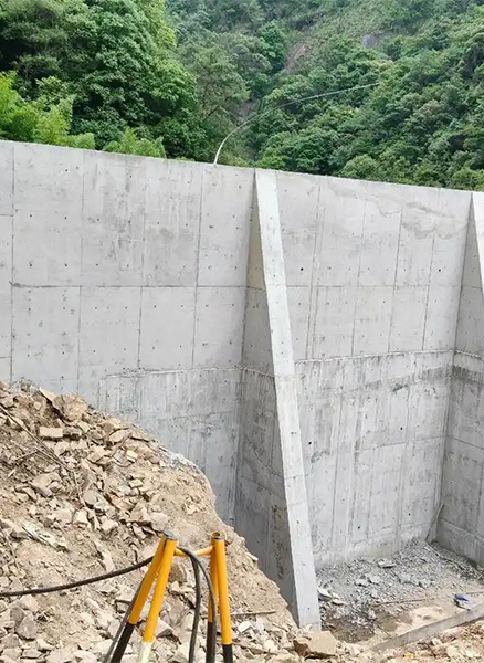 唐山路南区重力式挡土墙